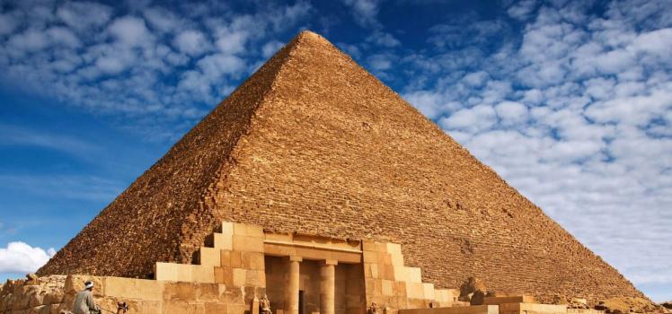 Wielkie egipskie piramidy w Gizie – miejsce mocy Imhotepa
